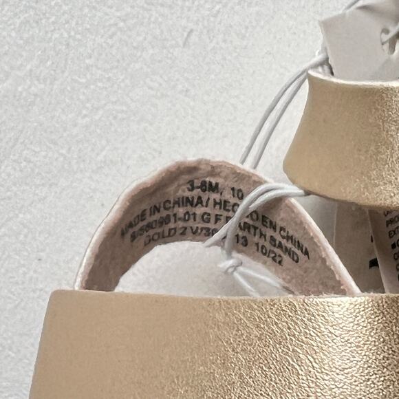 Old Navy Faux Leather Baby GOLD Double Strap Buckle Sandals Sz 3-6M - Picture 8 of 8